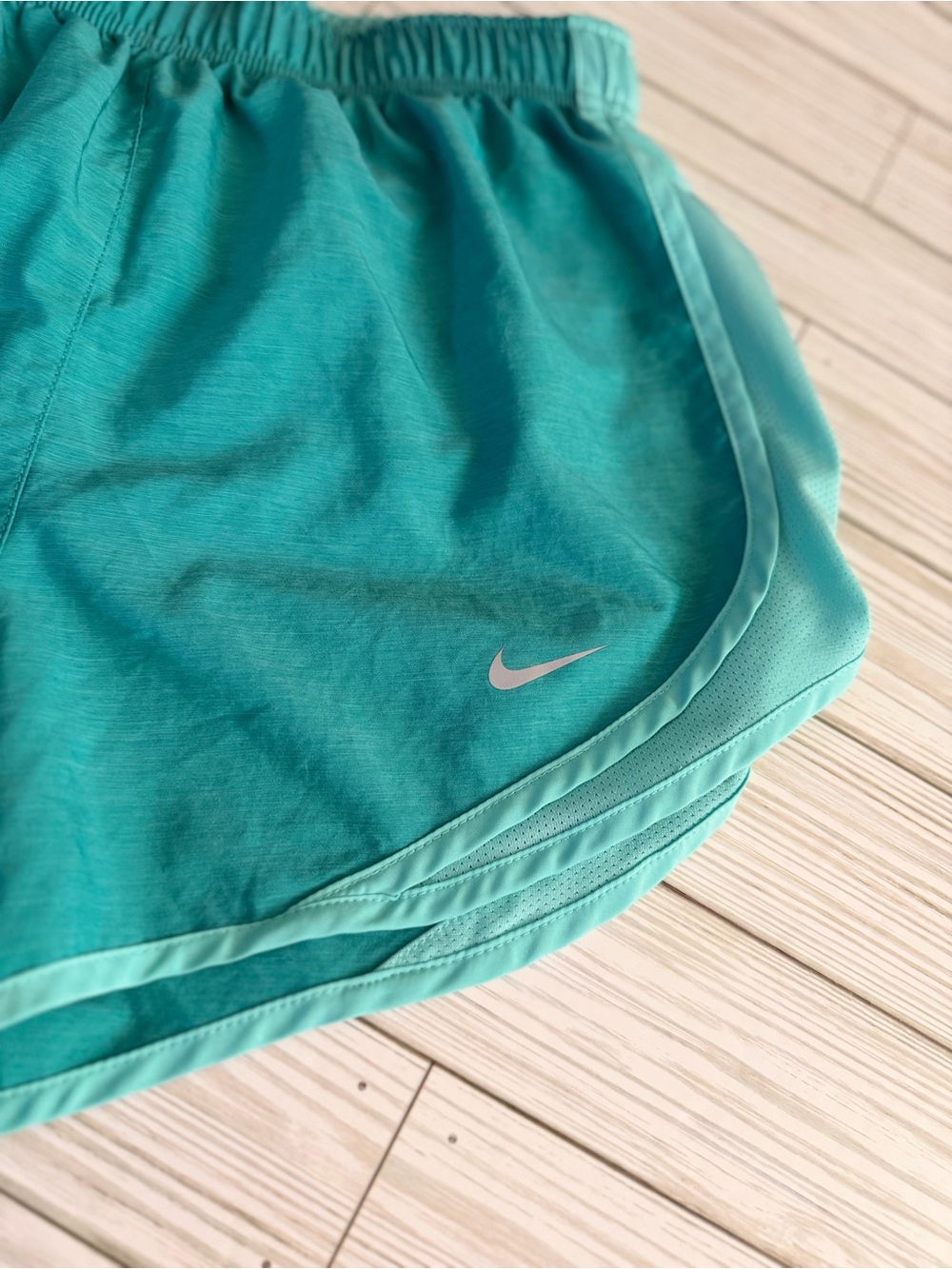 Nike | Women's Tempo Dri-Fit Two-Tone Teal Turquoise Running Shorts - Size S - Picture 3 of 5
